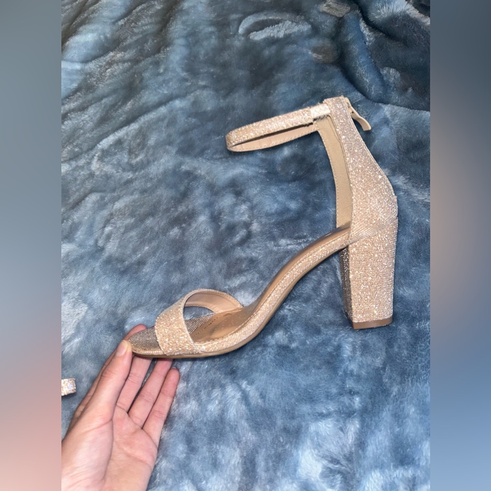 Heels - Picture 3 of 4